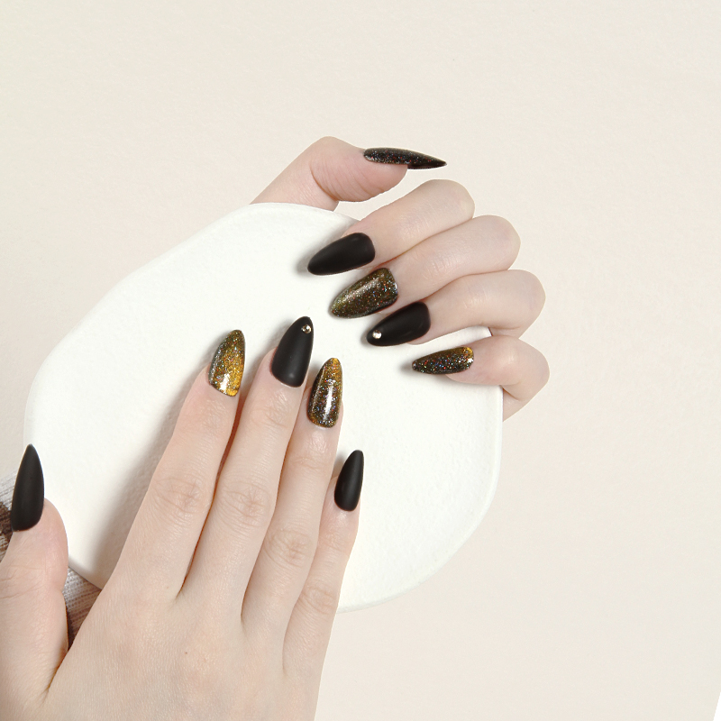 ON TREND MAGNETIC CAT EYE NAIL TIPS